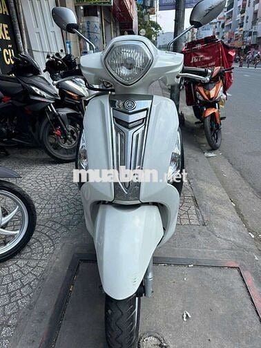 Yamaha Grande Trắng