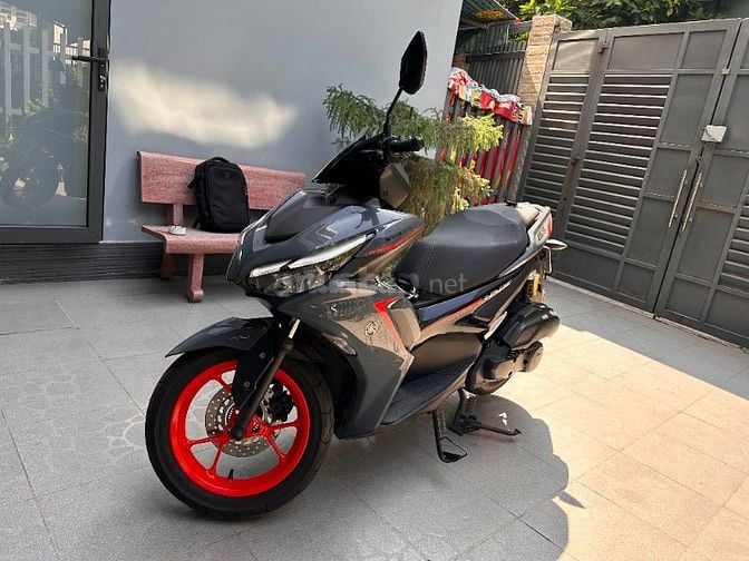 Yamaha NVX 155 V2 Đỏ xám ABS + SmartKey