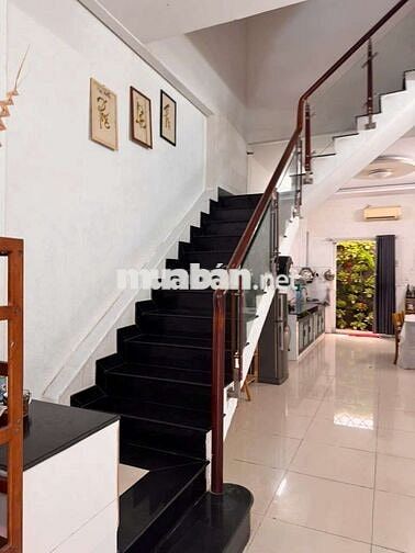 Cho thuê nguyên căn 2pn3wc, Mặt Tiền Đs 12, Bình Hưng Hòa A , Bình Tân