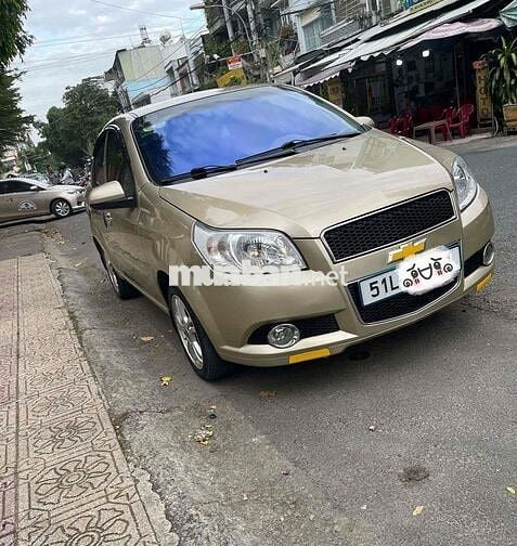 Chevrolet Aveo Tự động Vàng cát