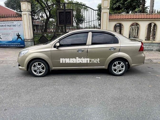 Chevrolet Aveo Tự động Vàng cát