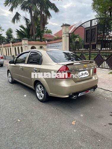 Chevrolet Aveo Tự động Vàng cát