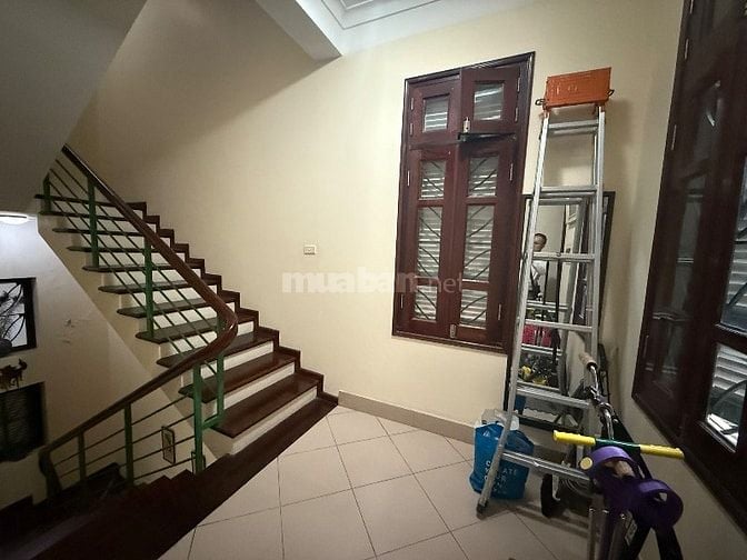 Biệt thự 4T vị trí đẹp ngõ Thuỵ Khuê vài bước ra Hồ Tây Dt 108m mt 8m