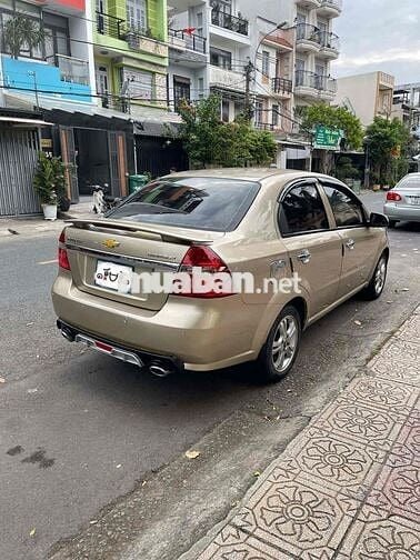 Chevrolet Aveo Tự động Vàng cát