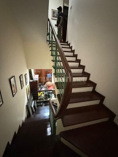 Biệt thự 4T vị trí đẹp ngõ Thuỵ Khuê vài bước ra Hồ Tây Dt 108m mt 8m
