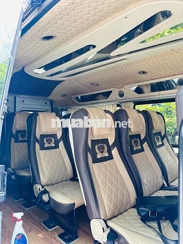 Ford Transit 2019 16 chỗ Bạc