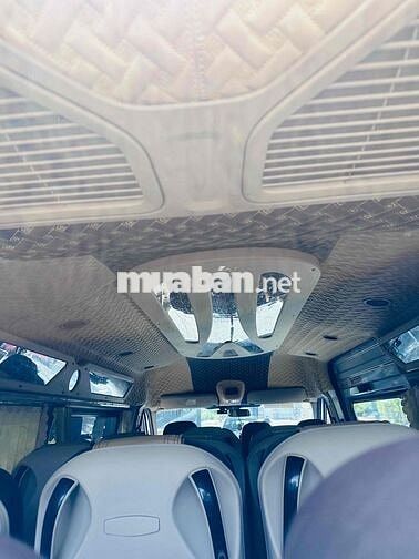 Ford Transit 2019 16 chỗ Bạc