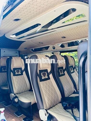 Ford Transit 2019 16 chỗ Bạc