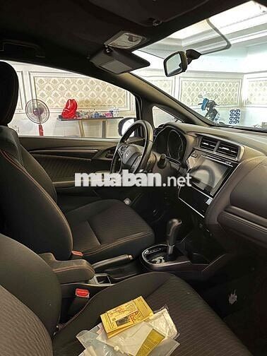 Honda Jazz RS 2018 nhập Thái, xe gia đình ít đi