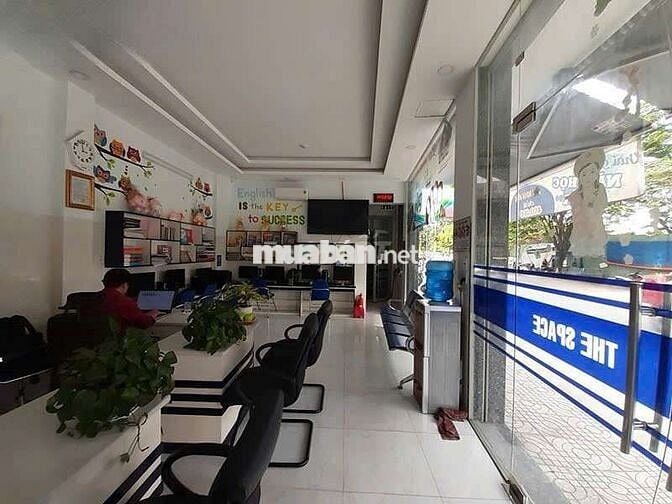Cho thuê mặt bằng góc 2 Mặt Tiền đường lớn Tân Hương, Tân Phú 