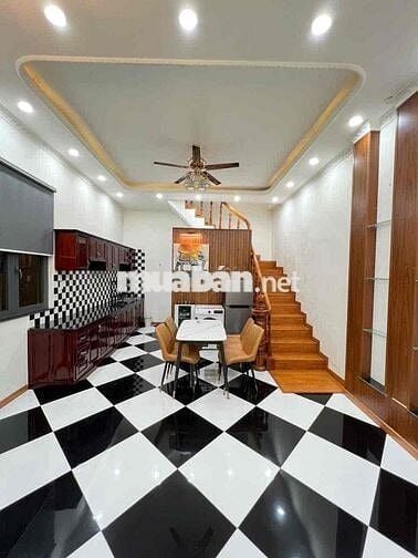 CHO THUÊ NHÀ HẺM SAU LƯNG WINCOM HÙNG VƯƠNG