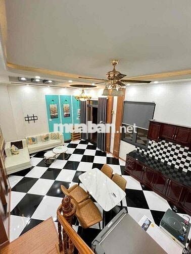 CHO THUÊ NHÀ HẺM SAU LƯNG WINCOM HÙNG VƯƠNG