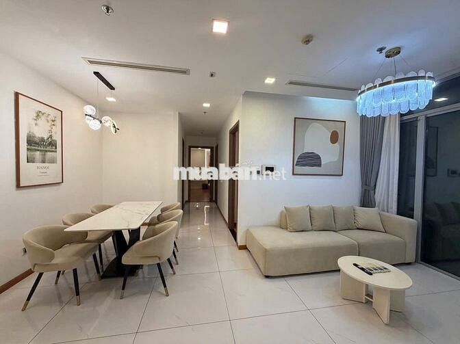 Gia đình cần bán căn hộ Vinhomes central Park 3PN 105m2 Giá 13.75 tỷ