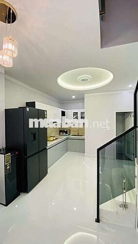 Nhà 2 tầng sát bến xe miền tây,dt 4x12,hẻm xe hơi, giá 4,2 tỷ, sổ 2026