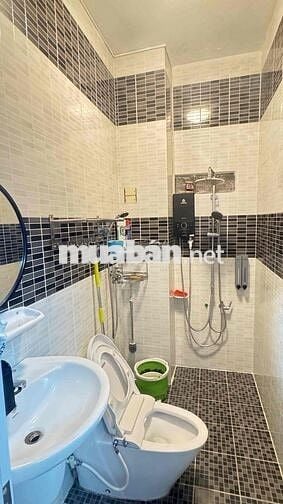 NHÀ MỚI 3PN ĐẦY ĐỦ NỘI THẤT  GẦN LÝ THƯỜNG KIỆT 