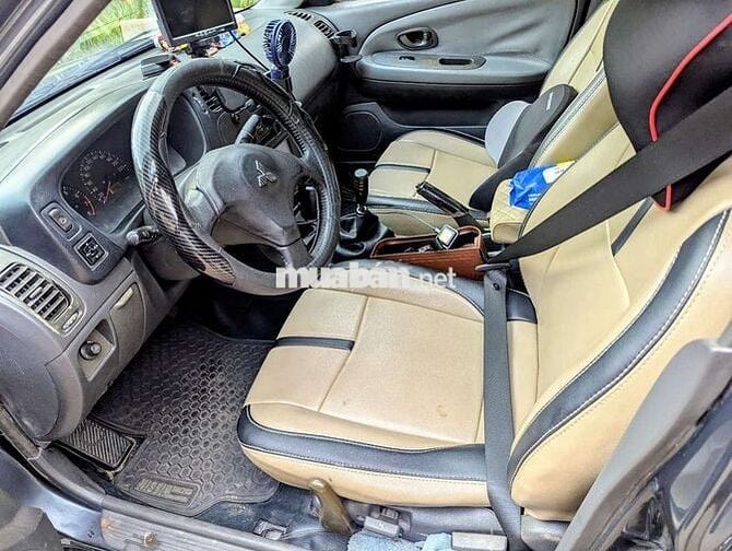 Mitsubishi Lancer 2000 Đen