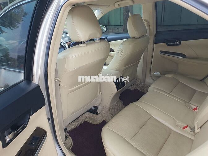 Toyota Camry 2.0E 2017 Vàng cát