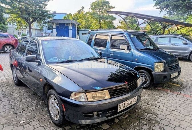 Mitsubishi Lancer 2000 Đen