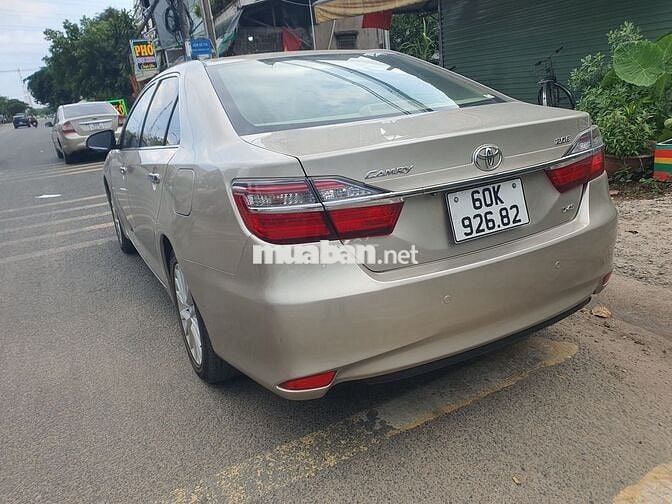 Toyota Camry 2.0E 2017 Vàng cát