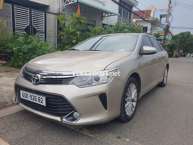 Toyota Camry 2.0E 2017 Vàng cát