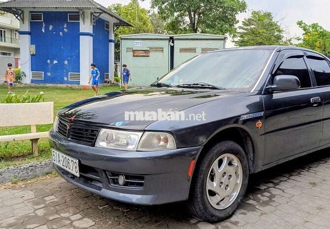 Mitsubishi Lancer 2000 Đen