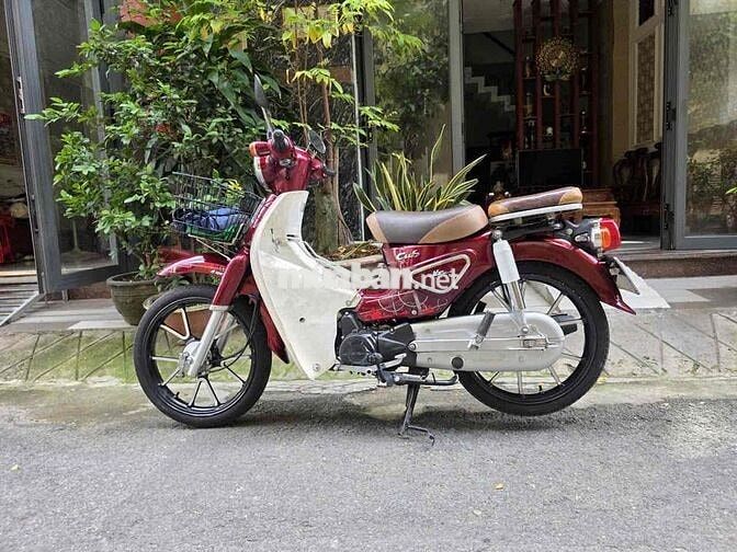 Honda Cub Cổ điển màu Đỏ