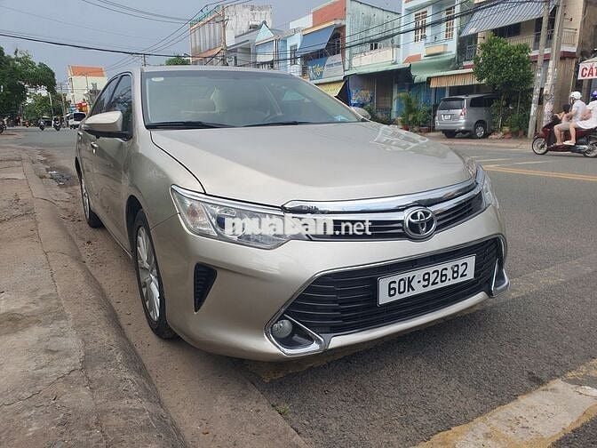 Toyota Camry 2.0E 2017 Vàng cát