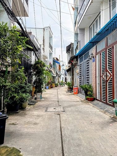 Bán gấp Nhà 3 tầng Chiến Lược hẻm xe hơi thông 90m2sd giáp Tân Phú 2ty