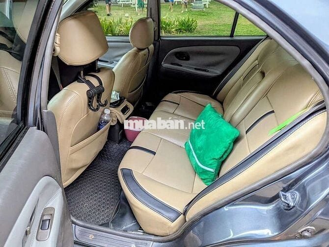 Mitsubishi Lancer 2000 Đen