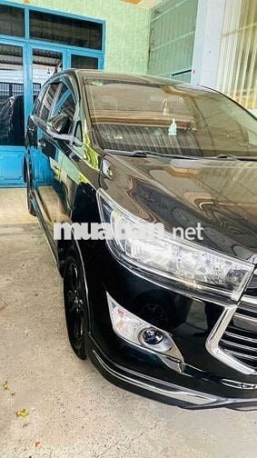 Toyota Innova Venturer 2018 Đen 7 chỗ Tự động