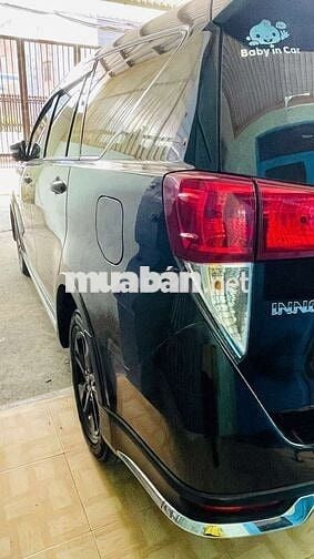 Toyota Innova Venturer 2018 Đen 7 chỗ Tự động