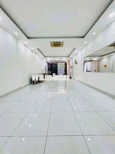 NHÀ ĐẸP GIÁ TỐT - 131A Đồng Đen, P.12, Q.TB - DTSD 400m2 - Sàn Suốt.