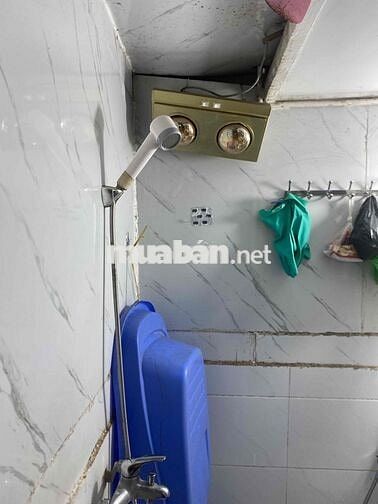 chính chủ cần bán tập thể nhà a2 ngõ 42 triều khúc