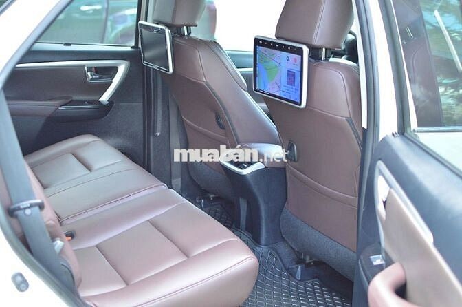 Toyota Fortuner 4X4 SPORT bản cao cấp có đồ chơi