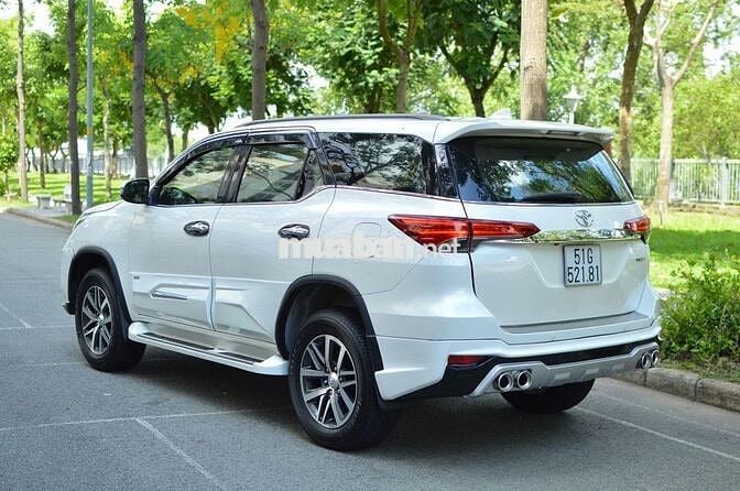 Toyota Fortuner 4X4 SPORT bản cao cấp có đồ chơi