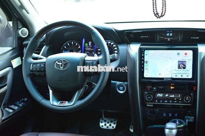 Toyota Fortuner 4X4 SPORT bản cao cấp có đồ chơi