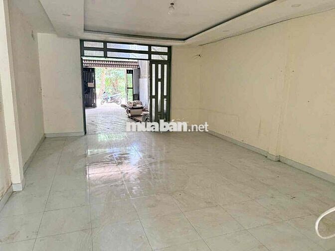 cho thuê nhà dt 6,5x25m 1 lầu đường xe tải
