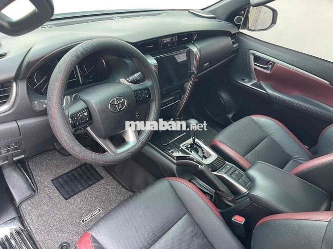 Fortuner Legender 2024 Cao Cấp Sports Trắng Đen