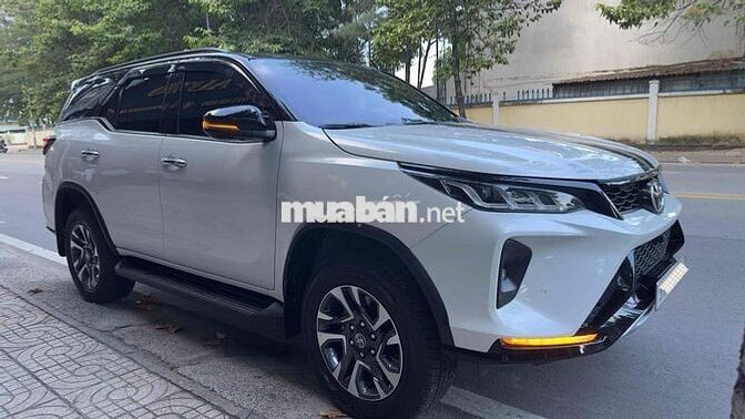 Fortuner Legender 2024 Cao Cấp Sports Trắng Đen
