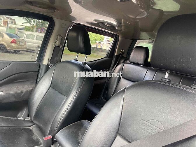 Nissan Navara Xanh 5 chỗ Xe bán tải
