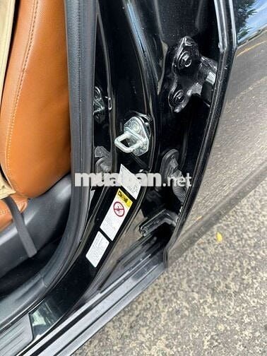 Toyota Camry 2.5Q sx 18 đi ít km