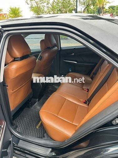 Toyota Camry 2.5Q sx 18 đi ít km