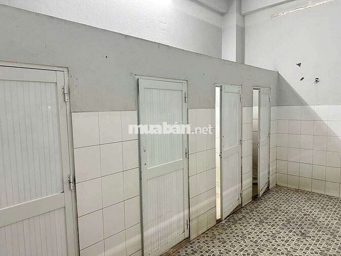 Cần Cho thuê xưởngTô ký HM.DT 15 x24 1 trệt 1Lầu. Sử dụng 660m. giá 50