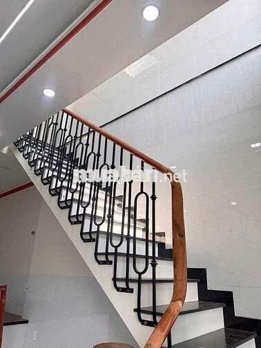 Nhà mới Phú Lợi gần bánh canh giò heo Phú Thuận, giá 8.5 triệu/tháng