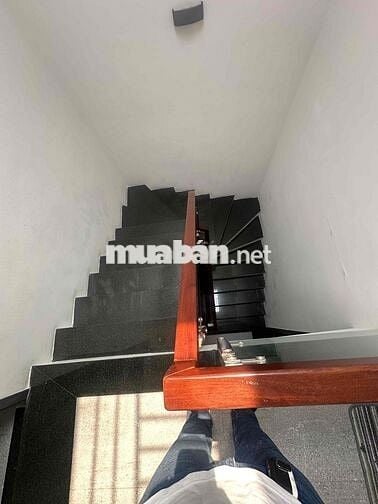 Nhà MT Nguyễn Trọng Tuyển P. Cầu Kiệu DT 5x23 nhà 4 tầng HDT 60tr/th