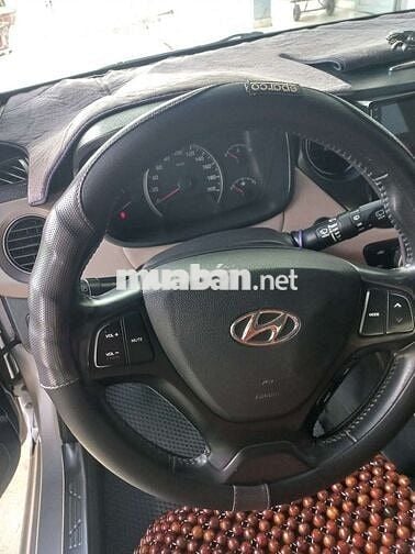 Hyundai Grand i10 Số sàn Bạc