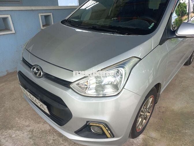 Hyundai Grand i10 Số sàn Bạc