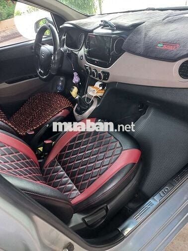 Hyundai Grand i10 Số sàn Bạc