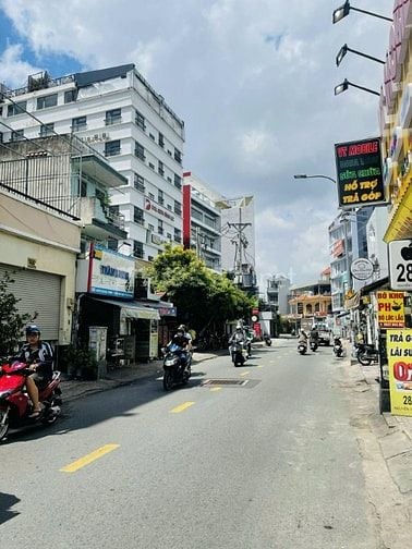 28 Tỷ! Bán Mặt tiền ngang HIẾM 7,2x16m Nguyễn Văn Đậu 6 Tầng Thang máy
