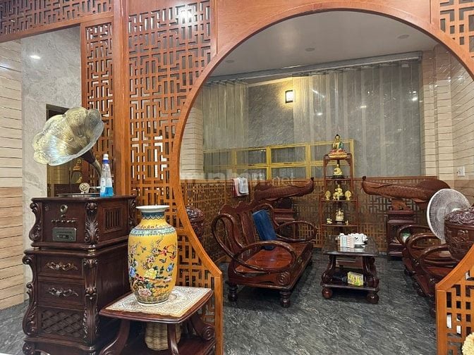 28 Tỷ! Bán Mặt tiền ngang HIẾM 7,2x16m Nguyễn Văn Đậu 6 Tầng Thang máy